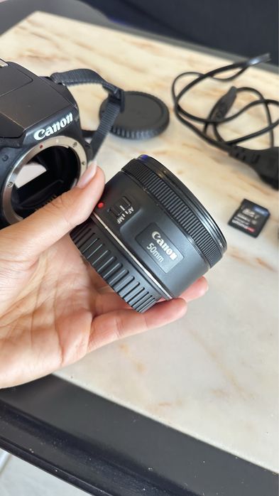 Kit máquina fotográfica canon eos 2000D