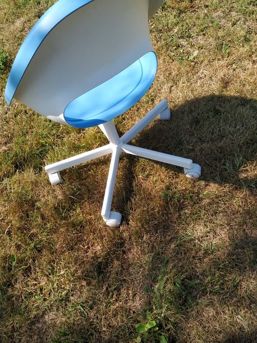 Krzesło obrotowe Ikea ELDBERGET / MALSKÄR niebieskie