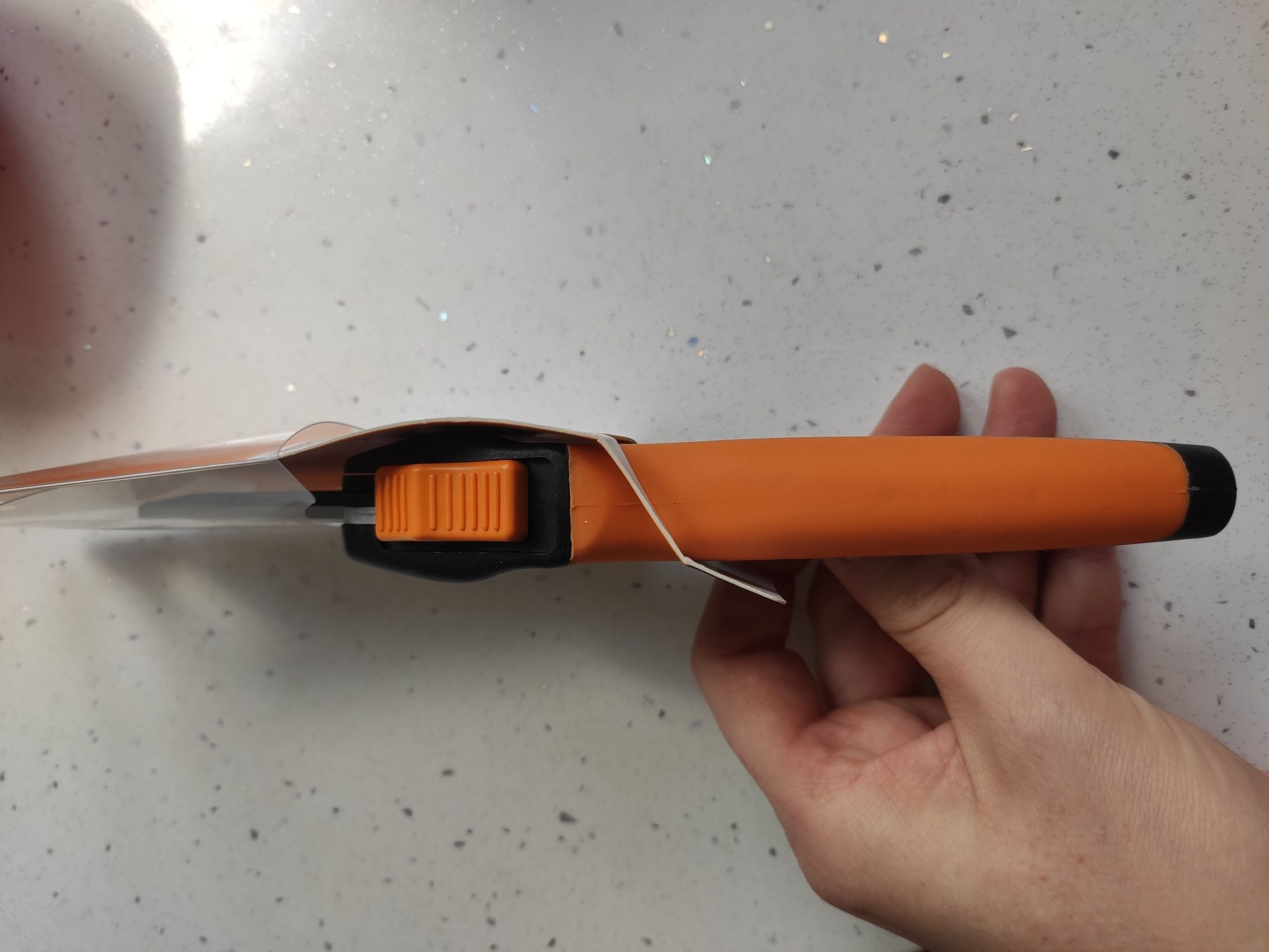 FISKARS sekator ogrodowy nożycowy do gałęzi M SoftGrip