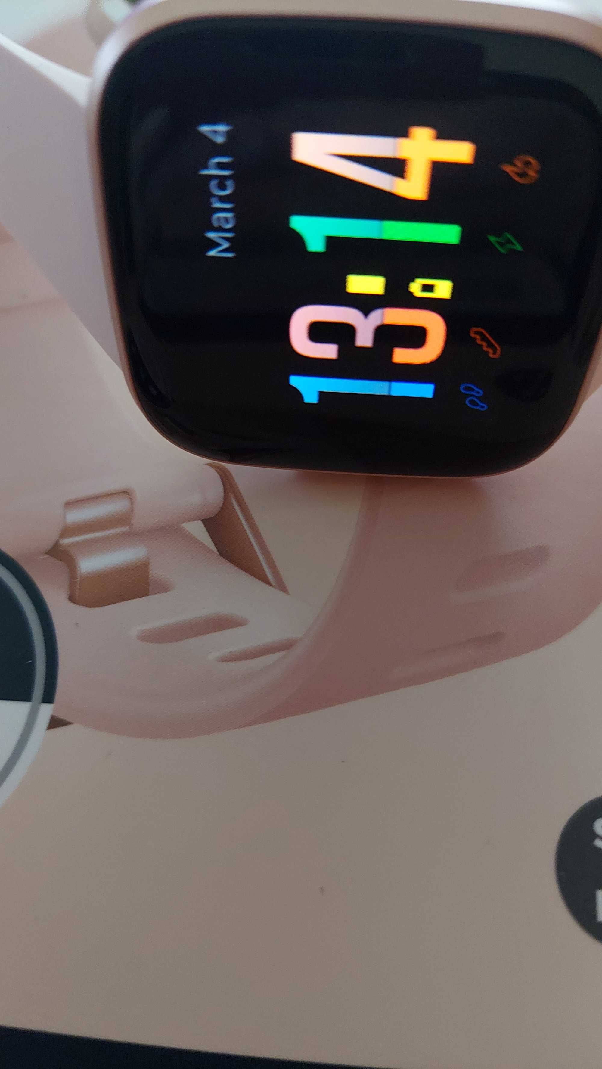 Smartwatch Fitbit versa 2 .Różowe złoto.