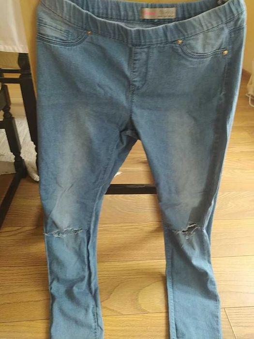 Sprzedam spodnie z przetarciami