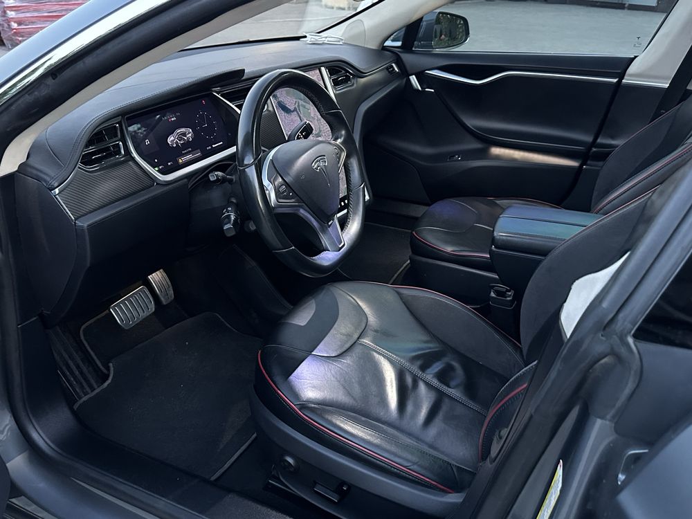 Tesla Model S P85