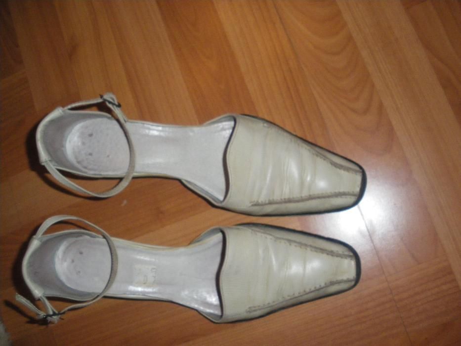 Sandały pełne damskie, ecru, skóra, buty r. 39