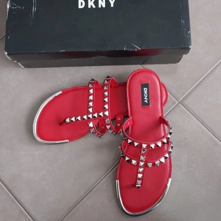 Шлепанцы DKNY Donna Karan New York Размер 38