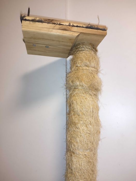 Настенный столбик для кошек, когтеточка 130 см
