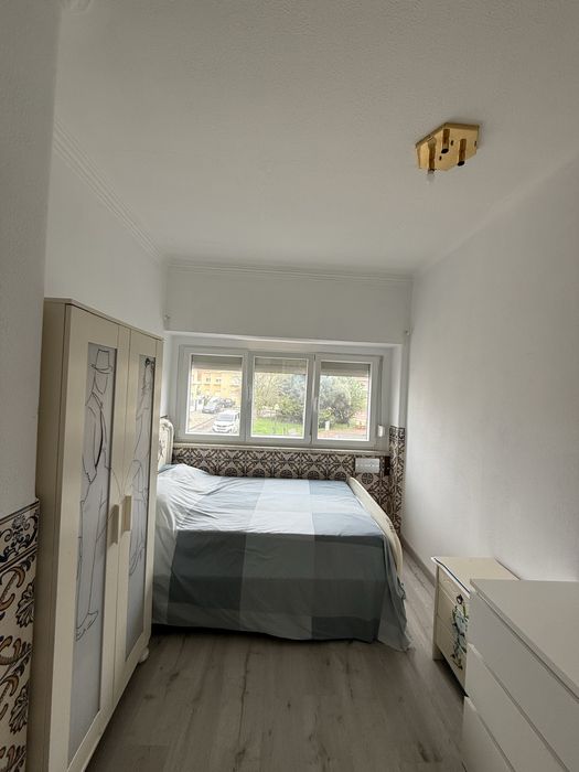 Aluga-se quarto Bairro da Encarnação