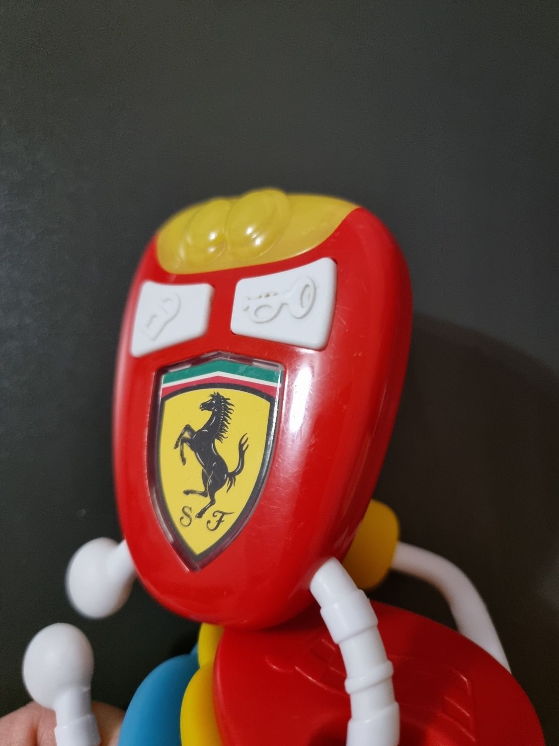 Музична іграшка Chicco Ключі Ferrari зі світловими ефектами

Особливо