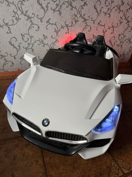 Машина на пульту управления BMW