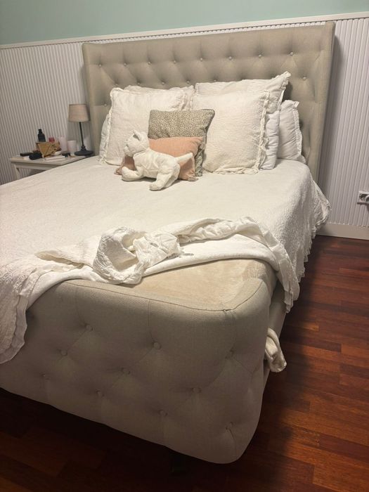 Cama com cabeceira para colchão de 160x200cm