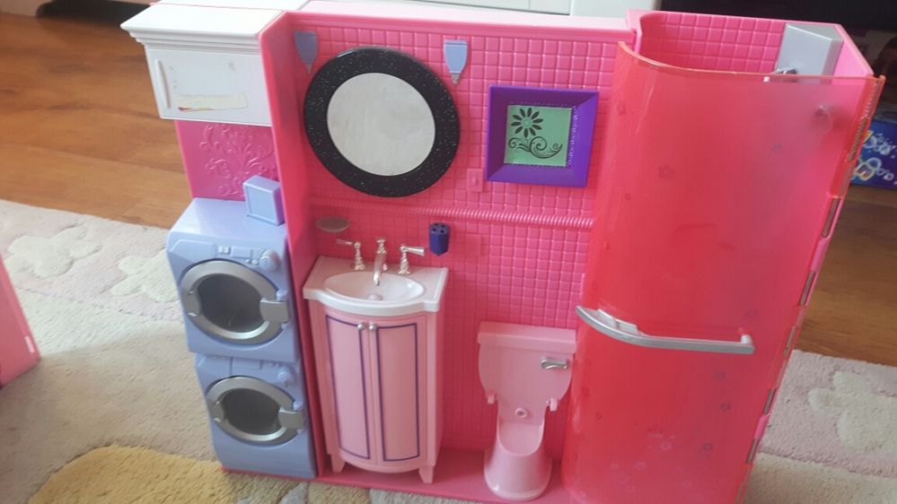 Super domek Mattel dla Barbie z kuchnią i łazienką rozkładany