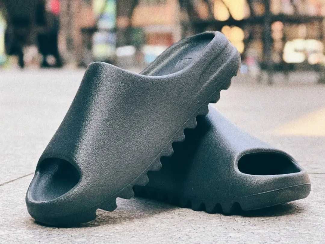 Projekt komety !Adidas Yeezy Slide Onyx R.  43
