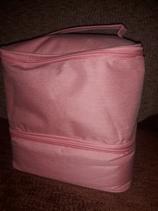 Witam sprzedam zestaw do paznokci razem z kuferkiem  caly komplet