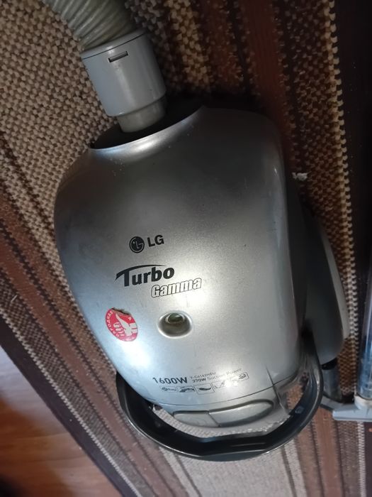 Пылесос LG V-C4162HEU. 1600w.