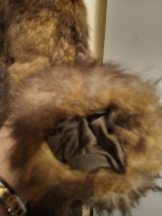 Натуральная пушистая шуба,  полушубок, мягкая выделка.