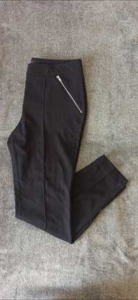 Eleganckie czarne spodnie materiałowe Mohito