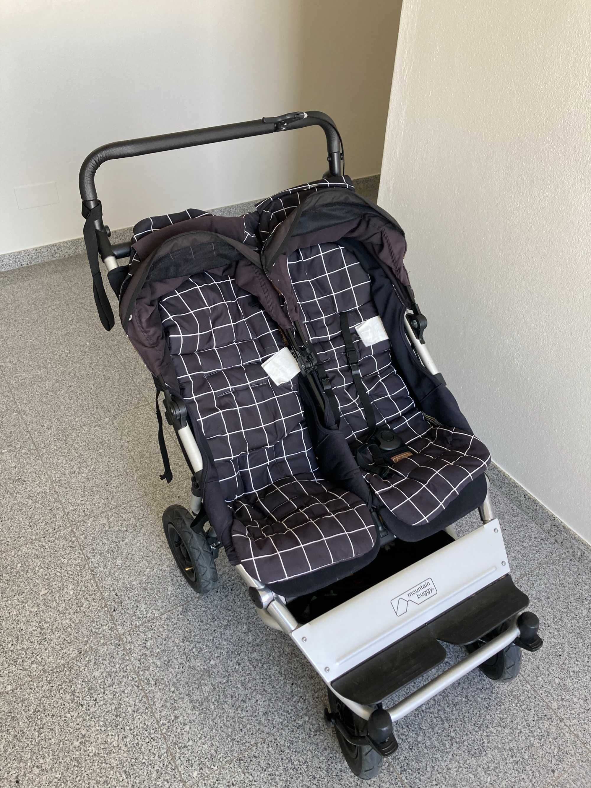 Cama montessori, ovo com isofix e carrinho bebe.