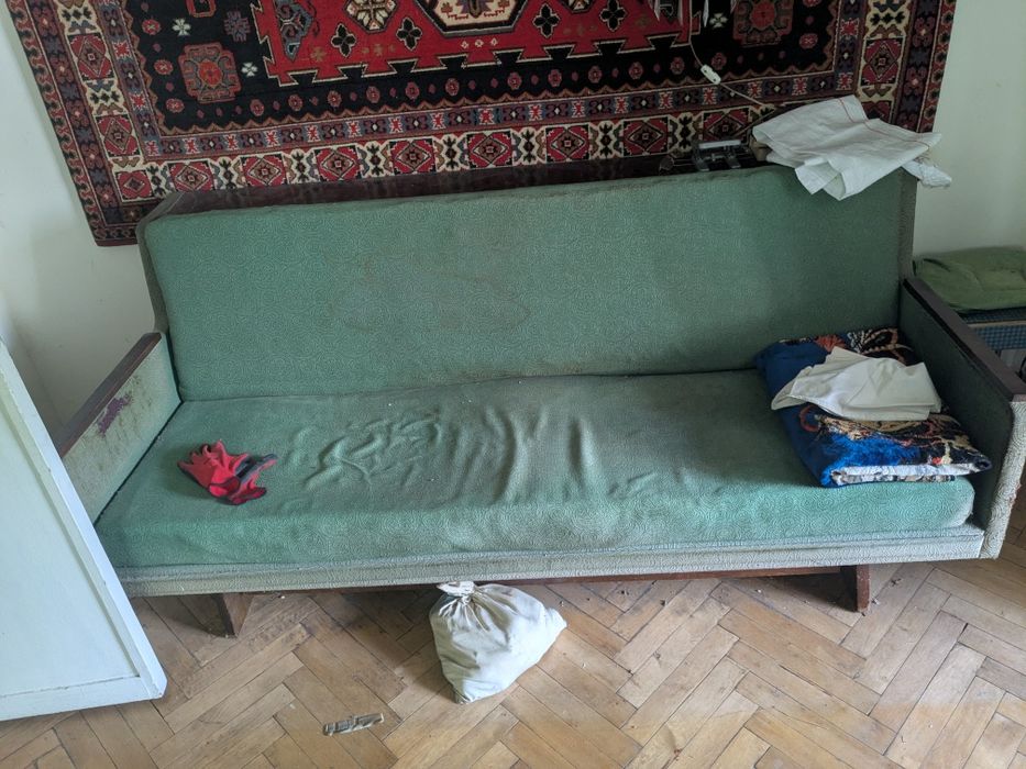 Віддам диван розкладний