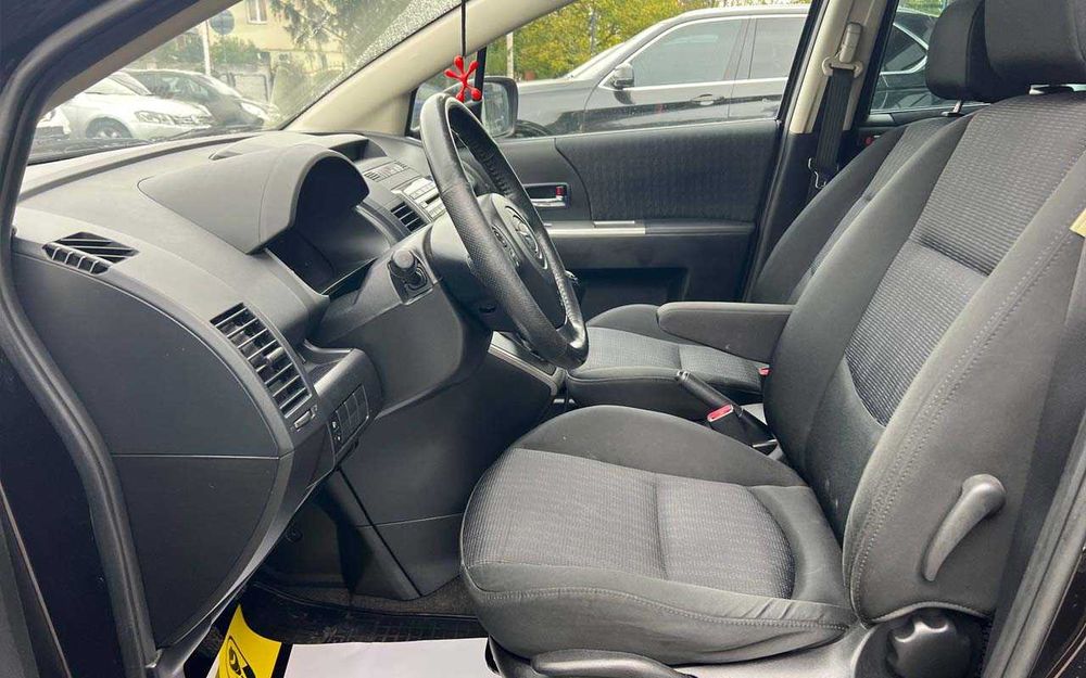 Mazda 5 2010 року