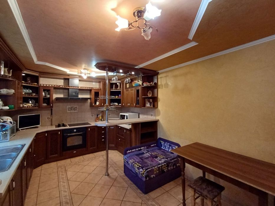 Отинія,Оренда Будинку.центр