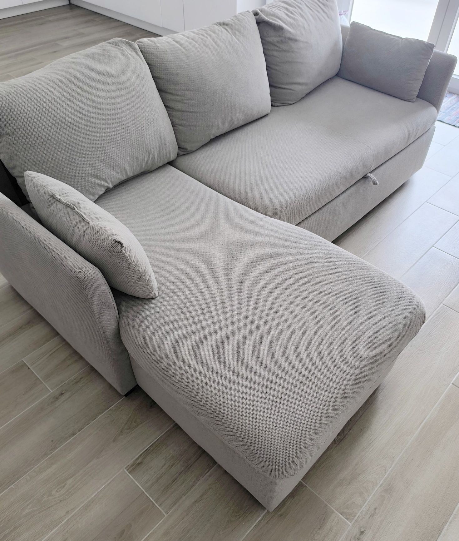 Sofá chaise longe c/cama reversível