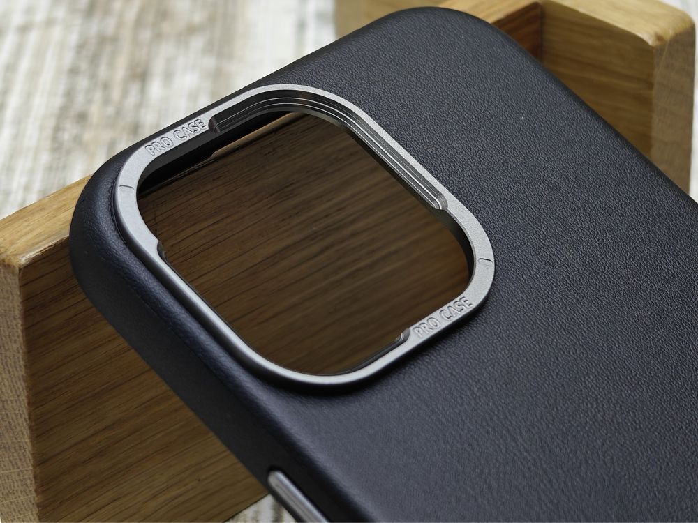 Чехол кожаный Leather Case MagSafe на iPhone 16 Pro Max