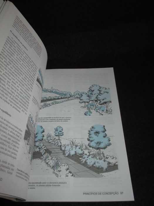 Livro Planeamento de Jardins Robin Williams