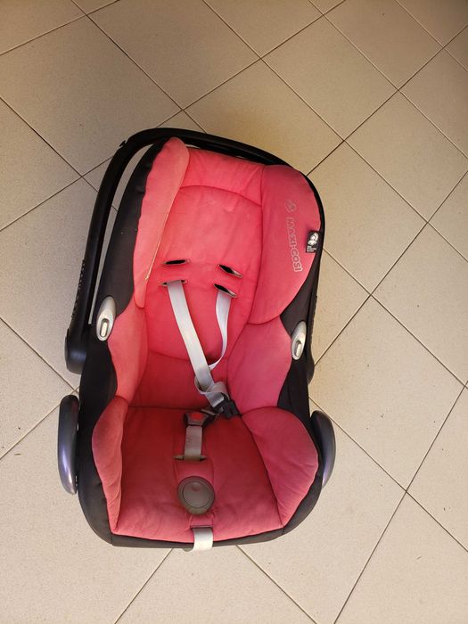 Base Isofix Easyfix Maxi-Cosi com ovo maxi-cosi