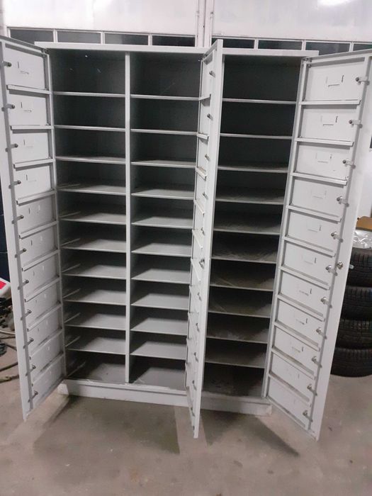 Magazynowe regały  szafy metalowe  szafki metalowe  stoły warsztatowe