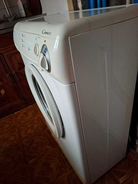 Продам стиральную машинку Holiday 180 на запчасти