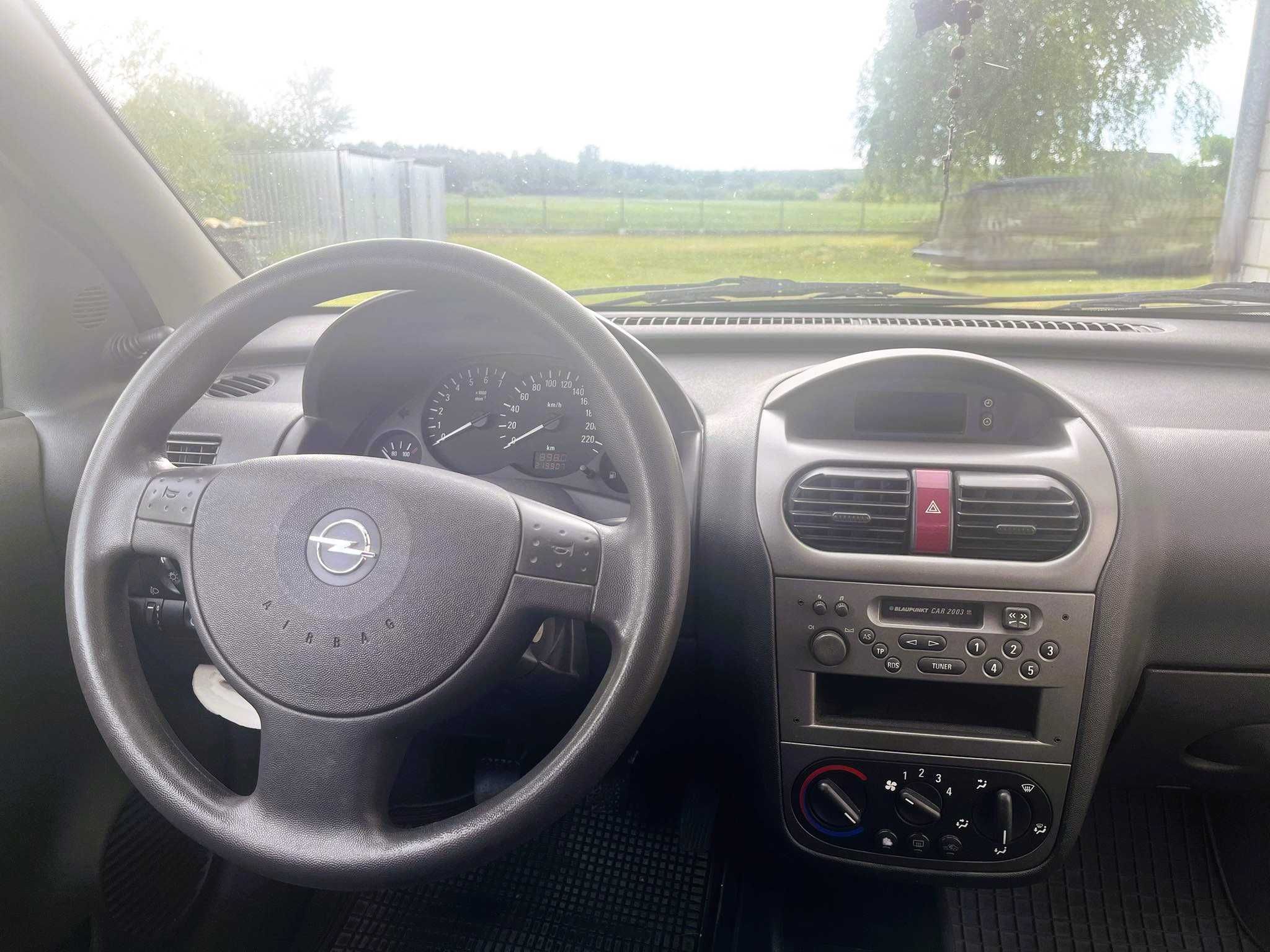 Opel corsa C1.2_2004_219907km_2 wł._garażowany_bezwypadkowy_salon PL