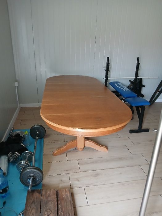 Sprzedam stół bardzo dobry stanie małe ślady użytkowania