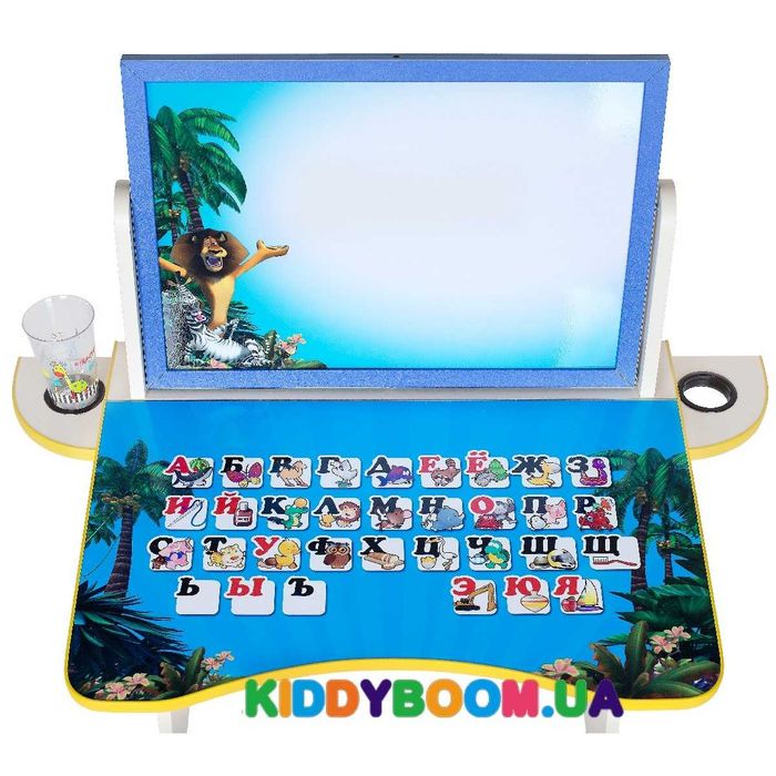 Удобный, практичный набор из парты и стульчика.