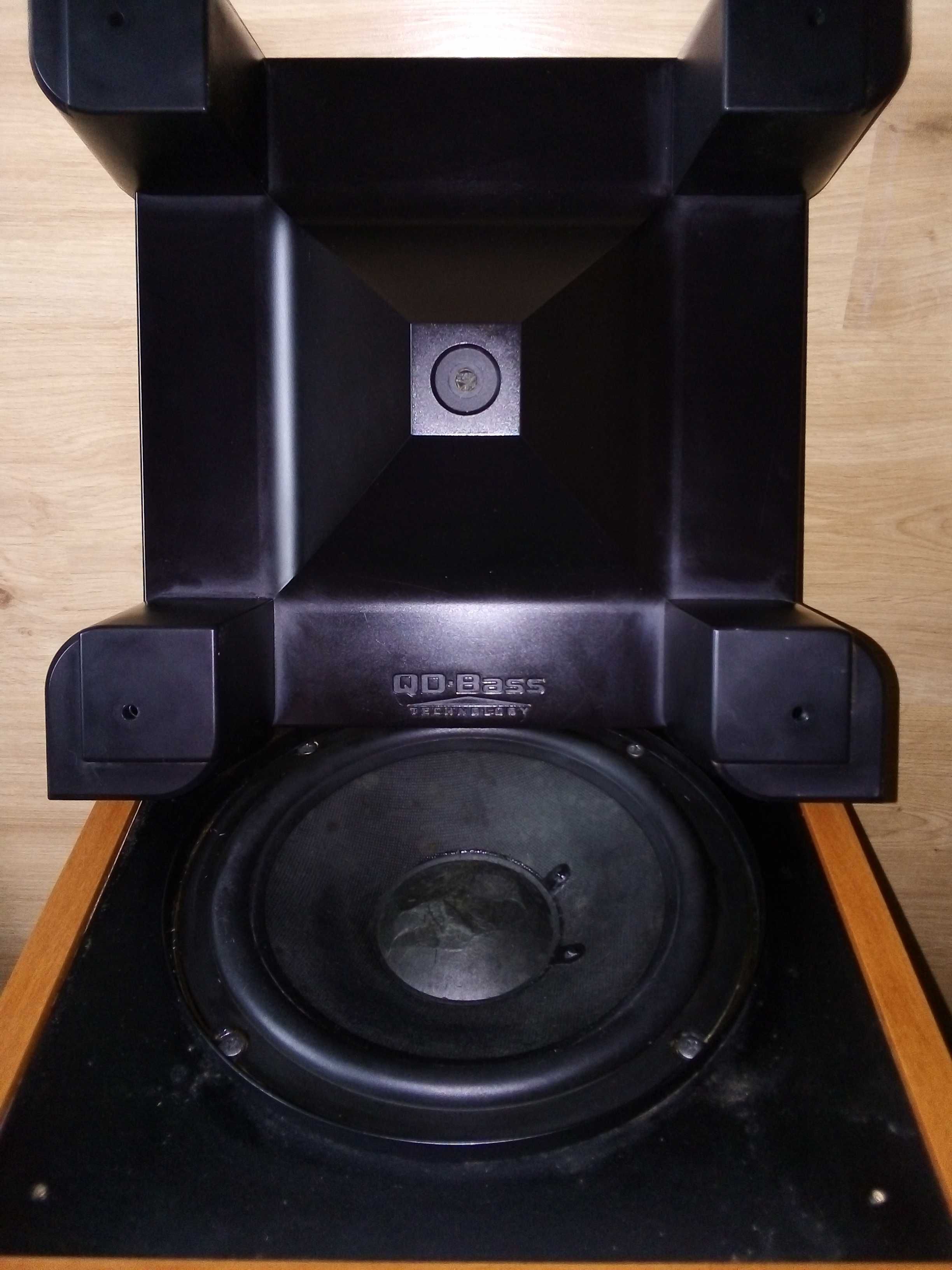 Subwoofer Yamaha YST-SW030 + głośnik centralny Yamaha NS-C55
