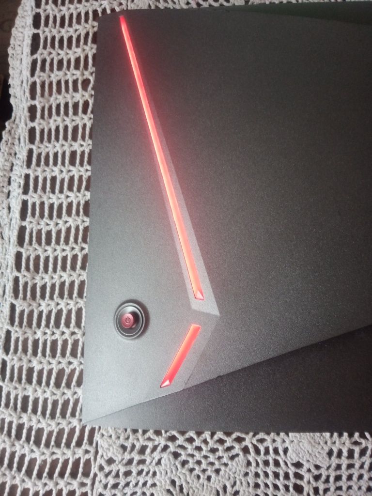 Monitor gamingowy Optix MAG24C zakrzywiony ekran
