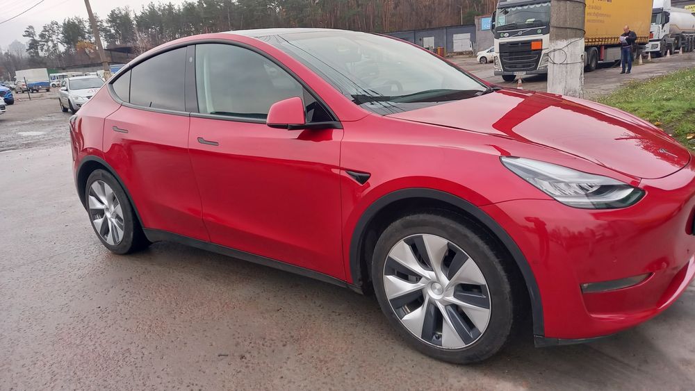 Tesla Model Y 2021, Dual motor, 82kW