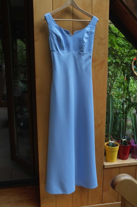 błękitna elegancka długa sukienka gorsetowa suknia wizytowa maksi
