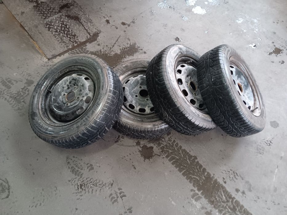 Felgi z oponami zimowymi ford fiesta
