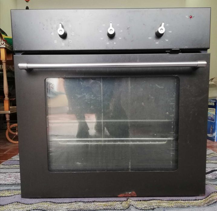 Forno Ikea preto de estilo tradicional