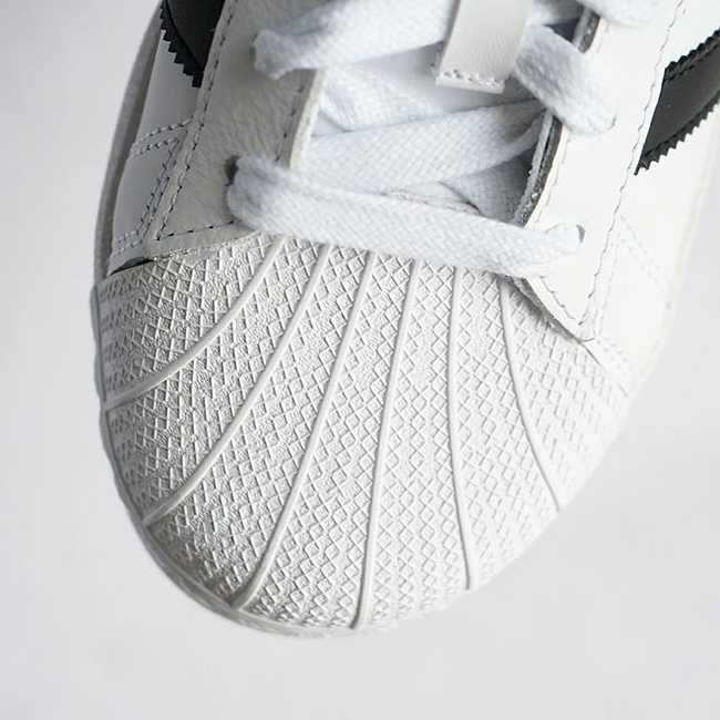 Оригінальні білі кросівки Adidas Superstar XLG