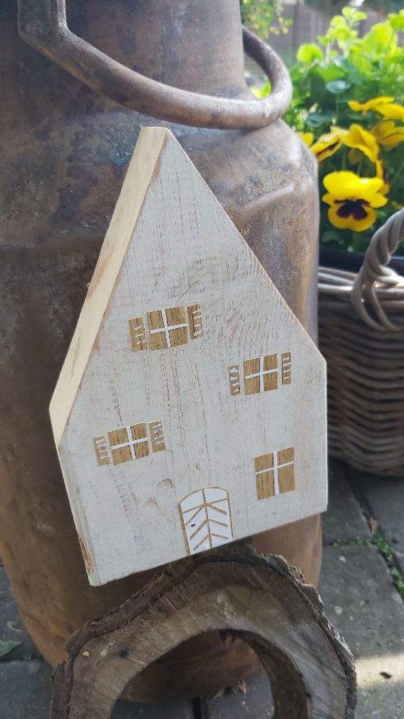 Dom domek drewniany