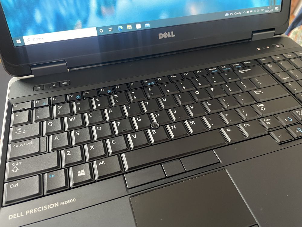 Продам ноутбук Dell m 2800 з intel core i7 новий SSD Goodram RAM 16 Гб