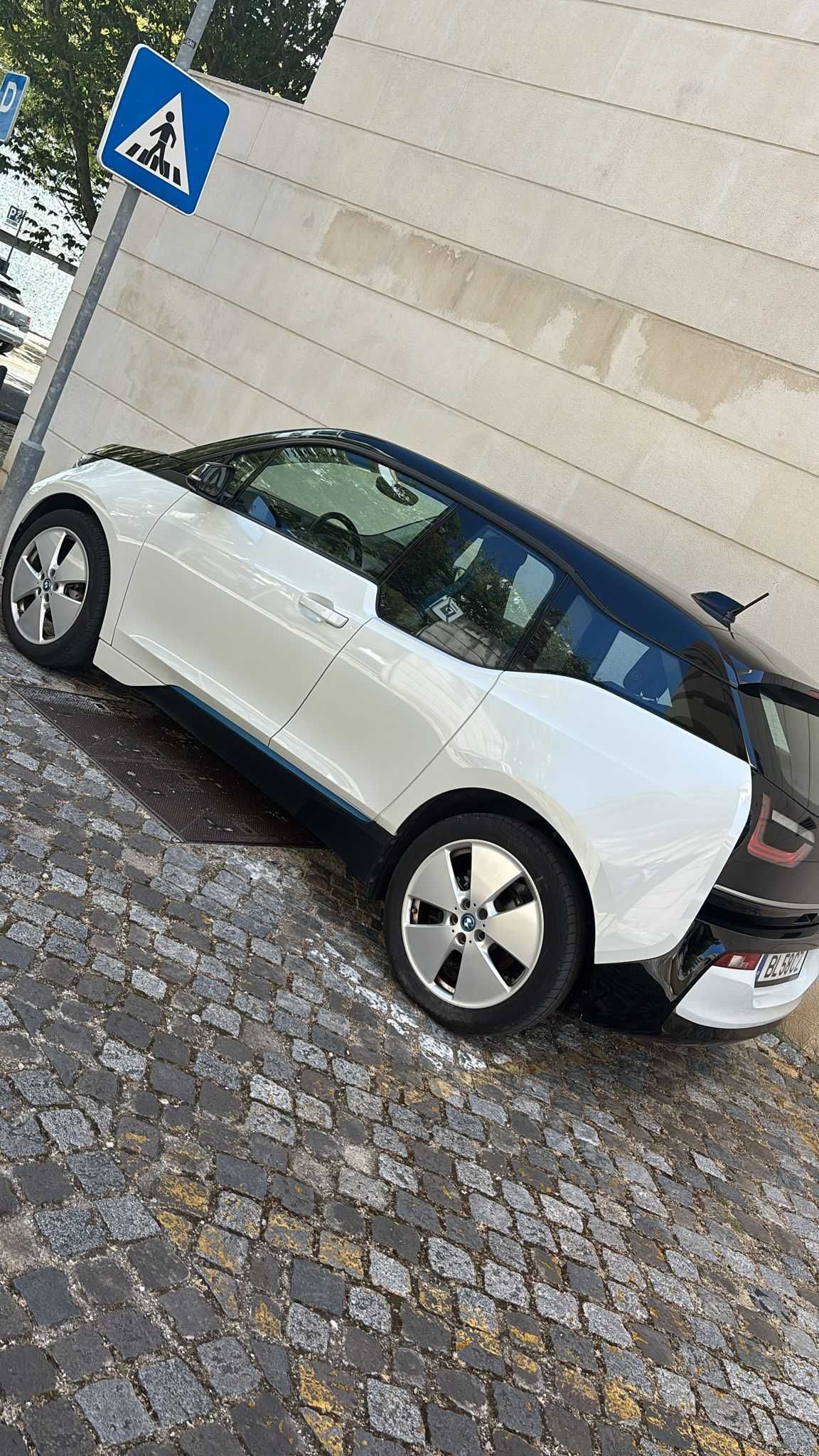 BmW I3, 16 mil km, 2022,