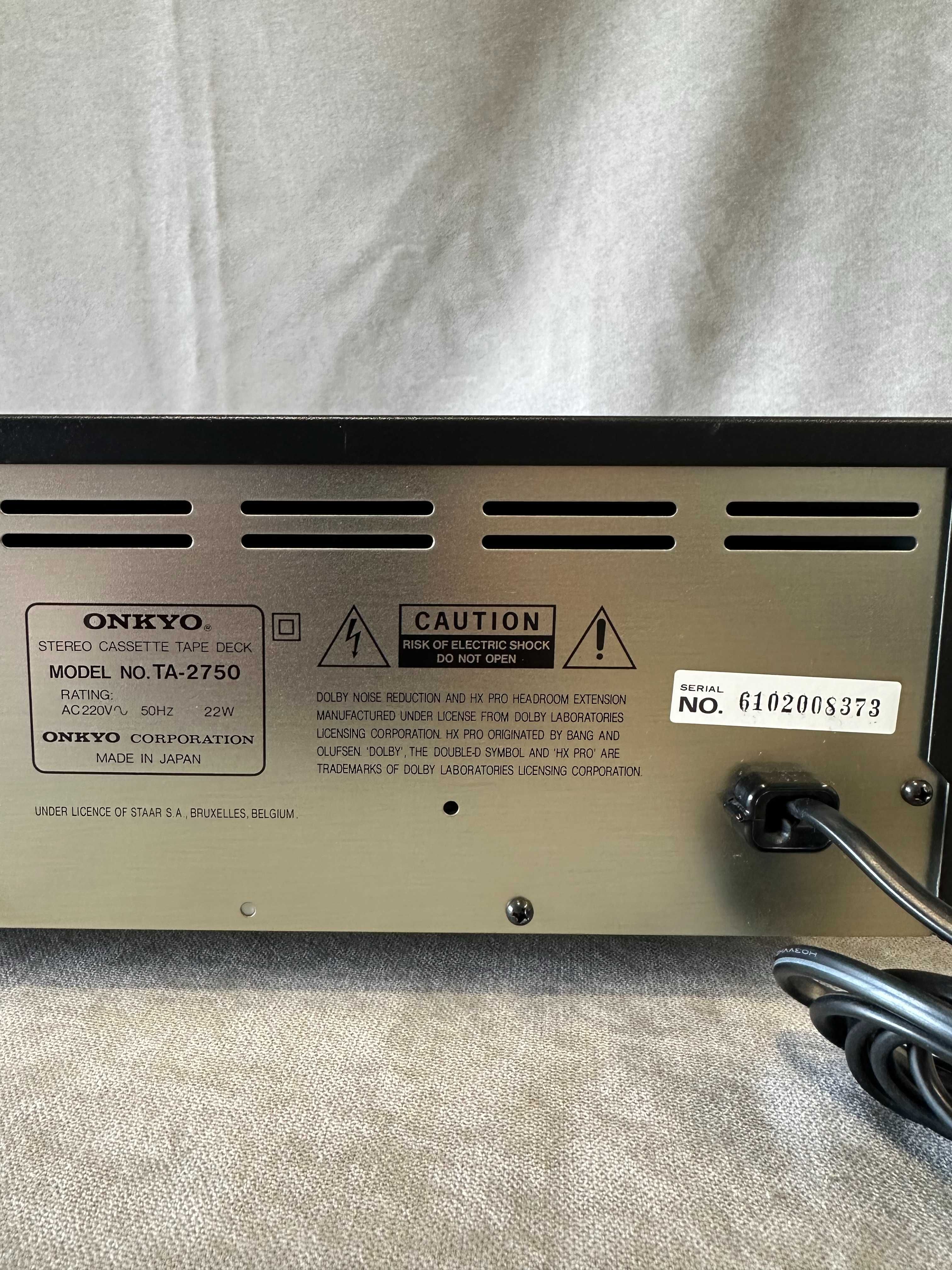 Magnetofon Kasetowy Onkyo Integra TA - 2750  w b.dobrym stanie