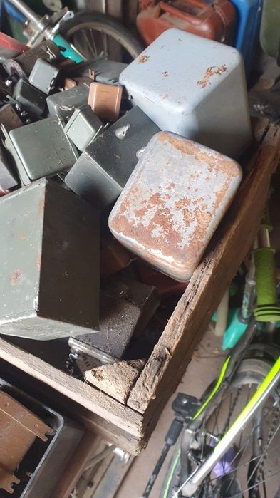 Конденсатори, різної ємності та розмірів