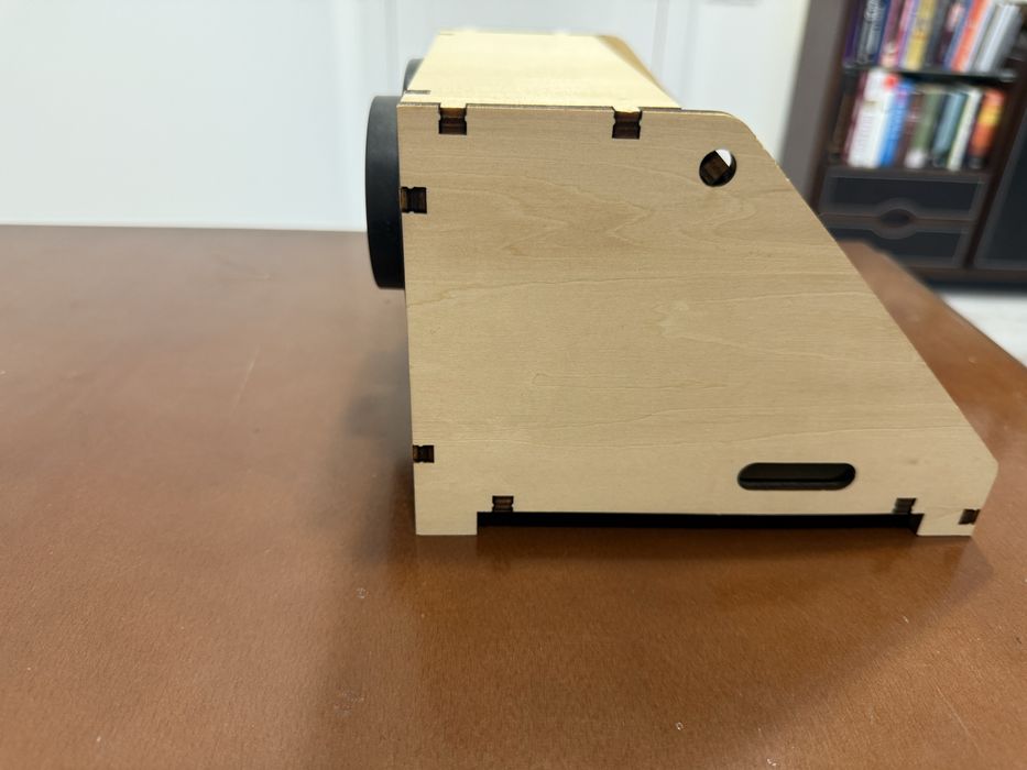 DIY-проектор для смартфона | Дерев’яний корпус + лінза