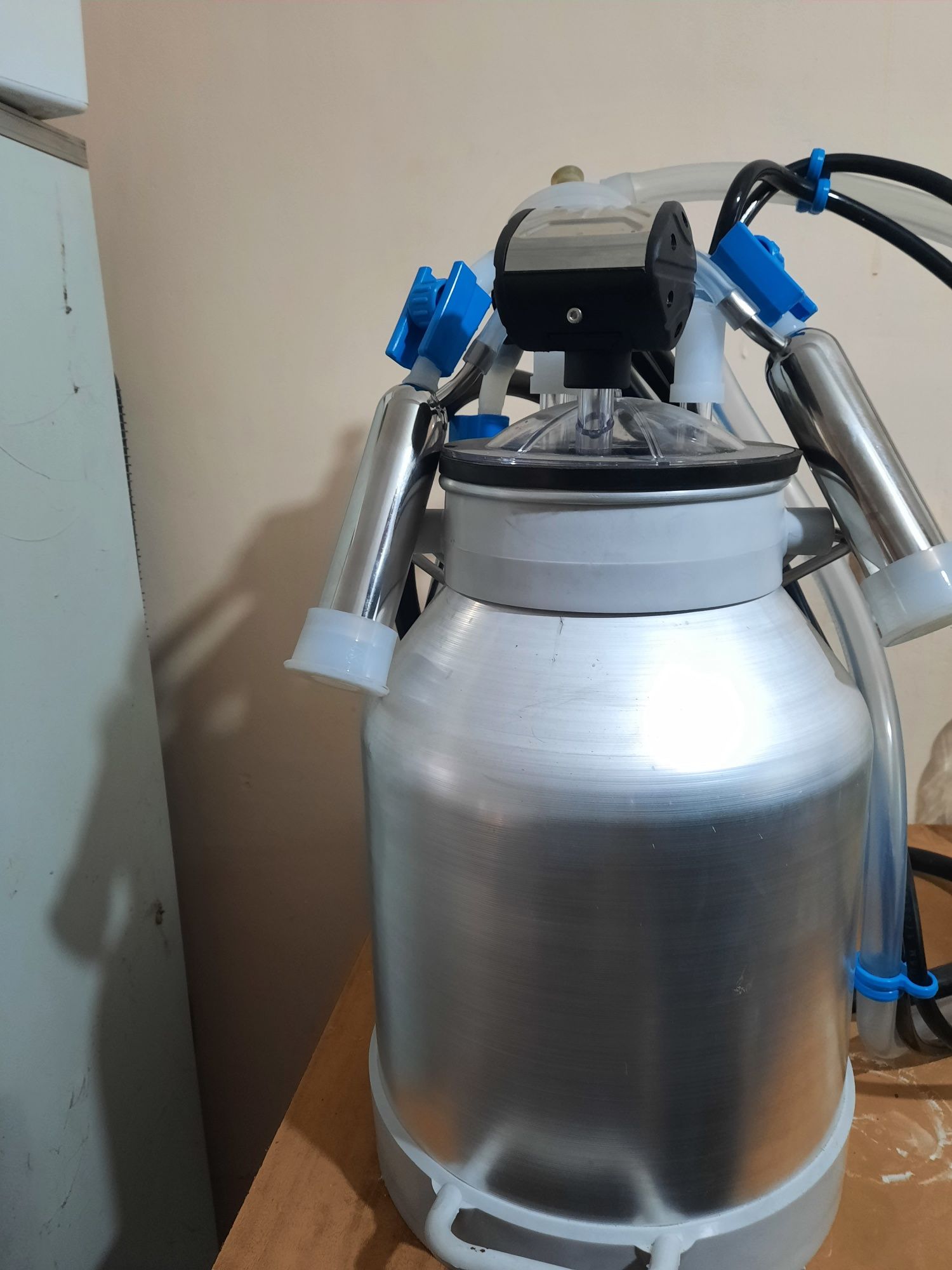 Продам доільний апарат