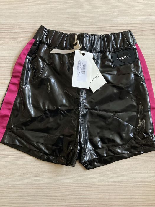 Шорти Twinset еффект лаку з рожевими лампасами 128