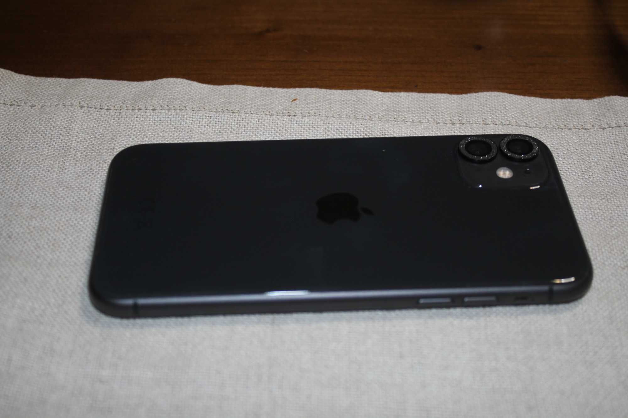 Iphone11 com protetor de lentes sem danos como novo