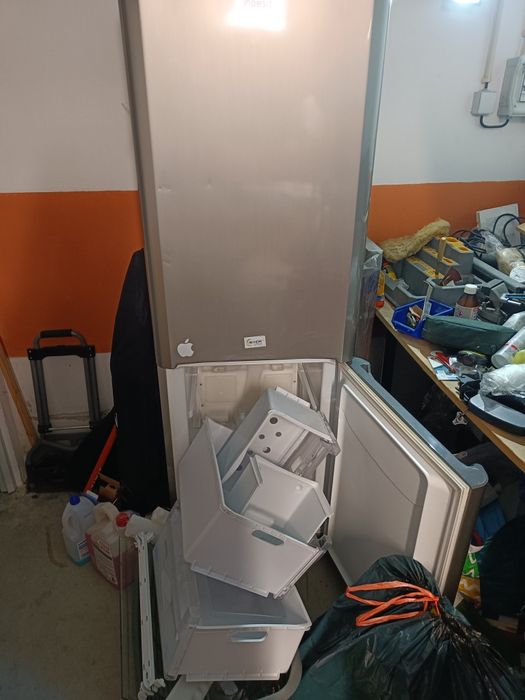 Combinado Indesit - para desocupar. Disponivel até dia 30/11/2025