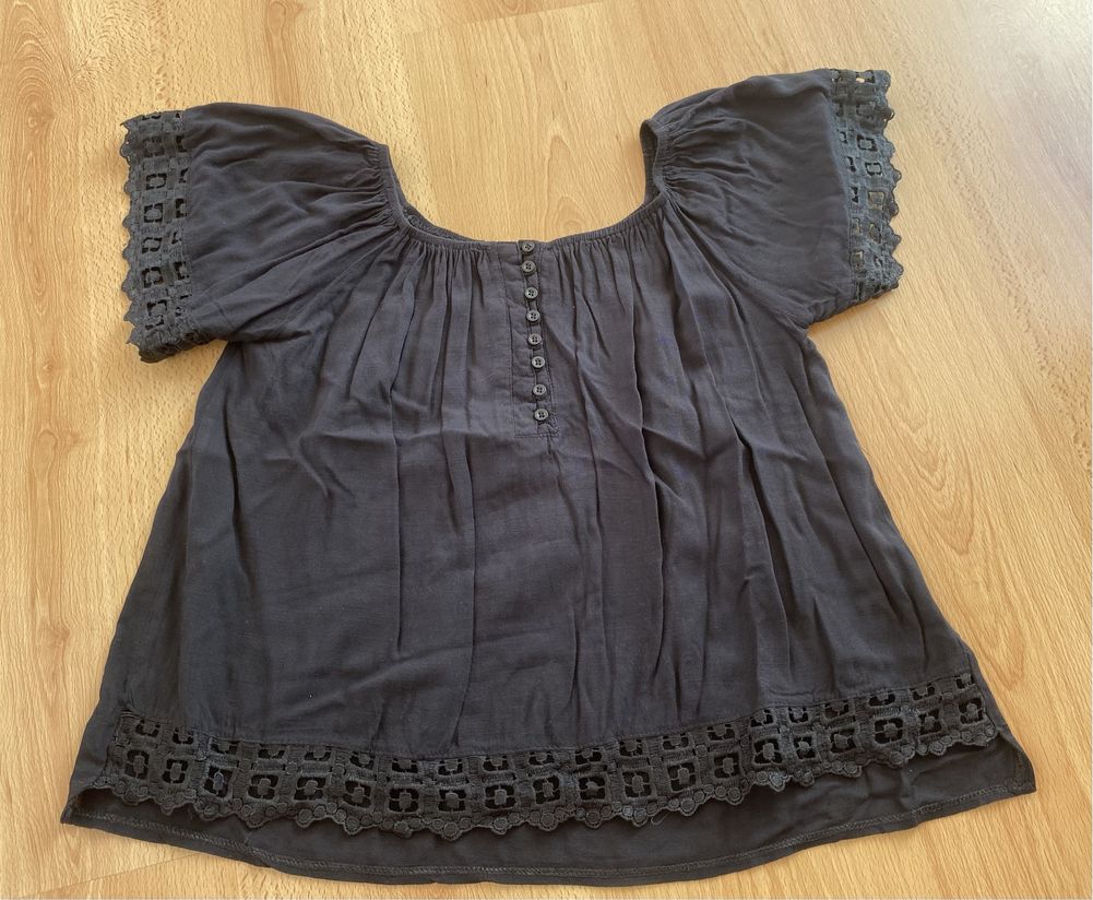 top preto com renda